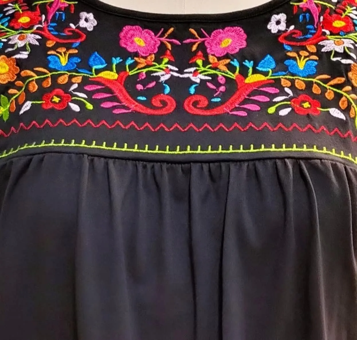 Melliflo Long Sleeve Mexican Shirts for Women Floral Embroidered Peasant Blouse Ethnic Style Boho T-Shirts