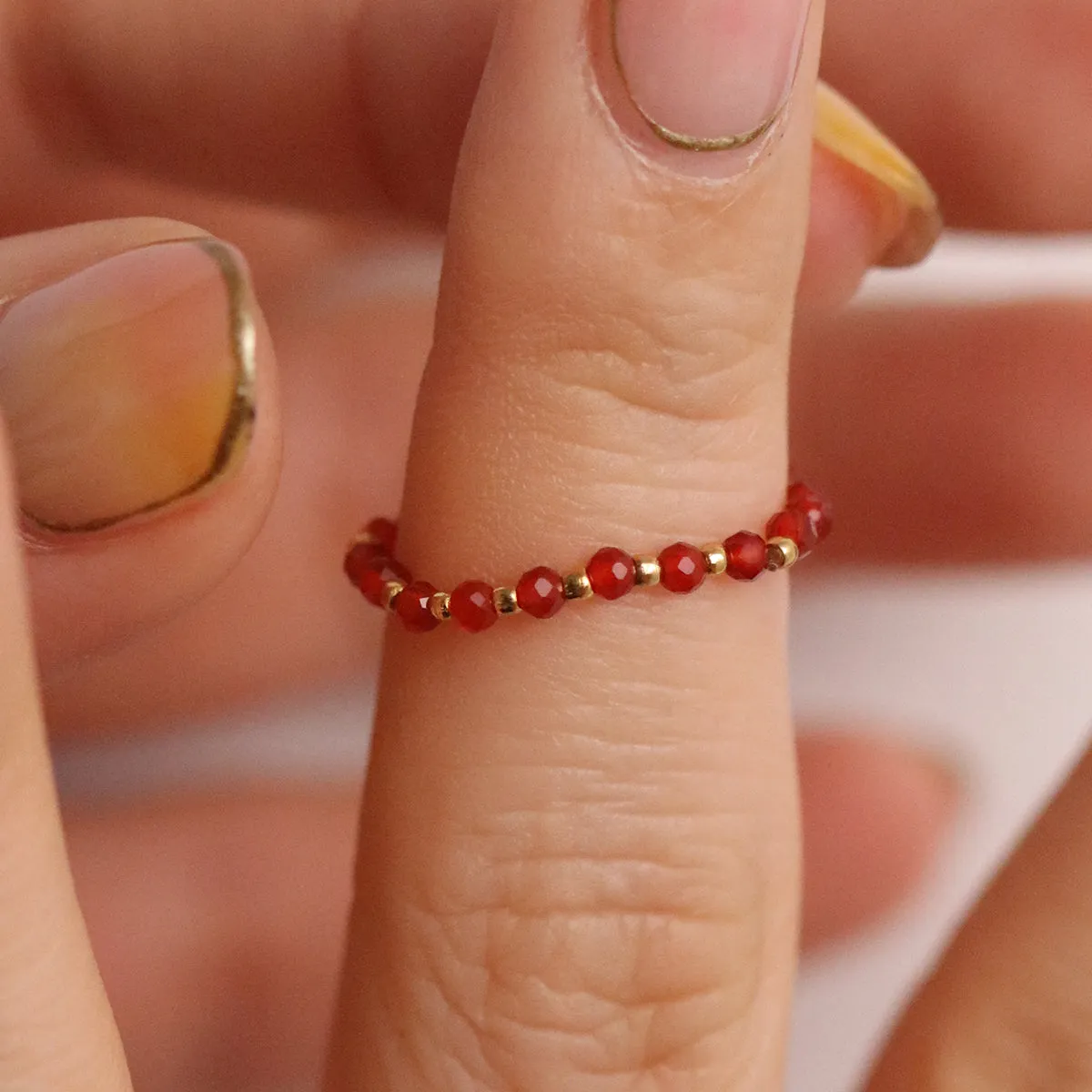 Stretched gemstone ring